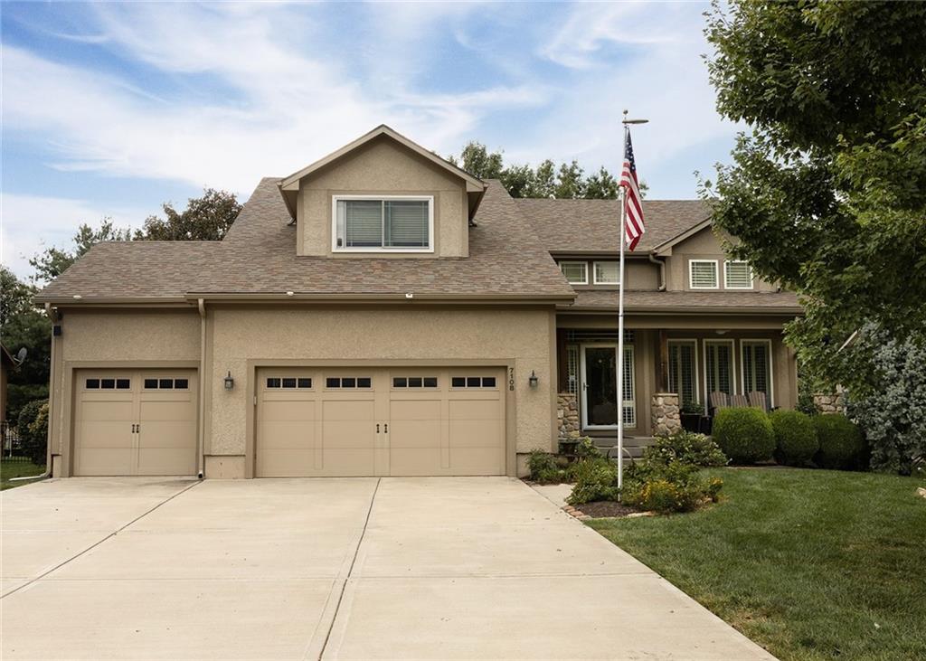 7108 Aminda St, Shawnee, KS 66227