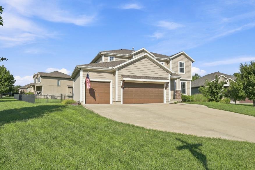 2298 W Hazelwood St, Olathe, KS 66061