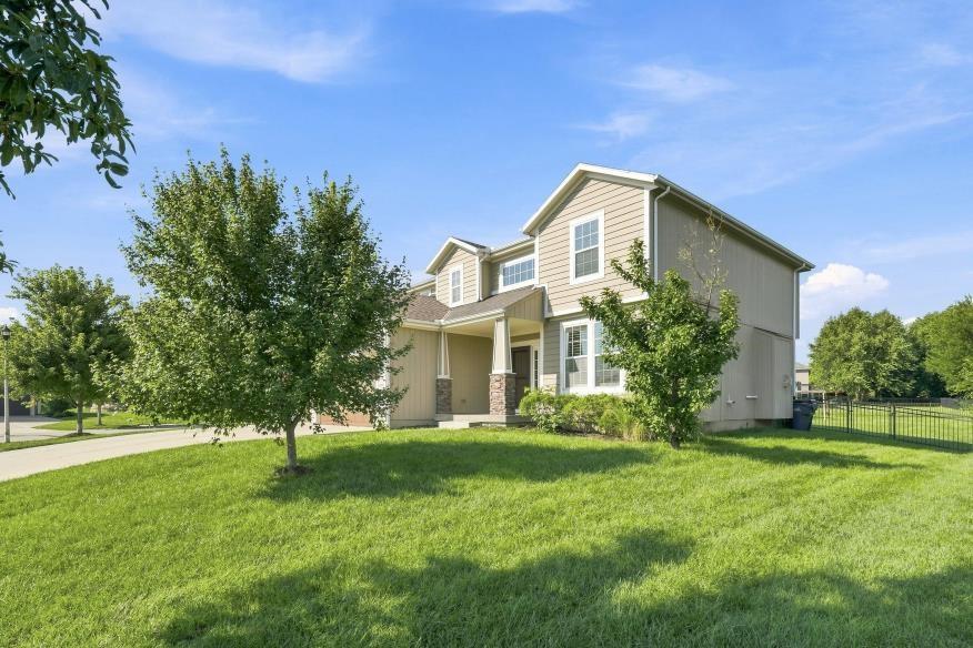 2298 W Hazelwood St, Olathe, KS 66061