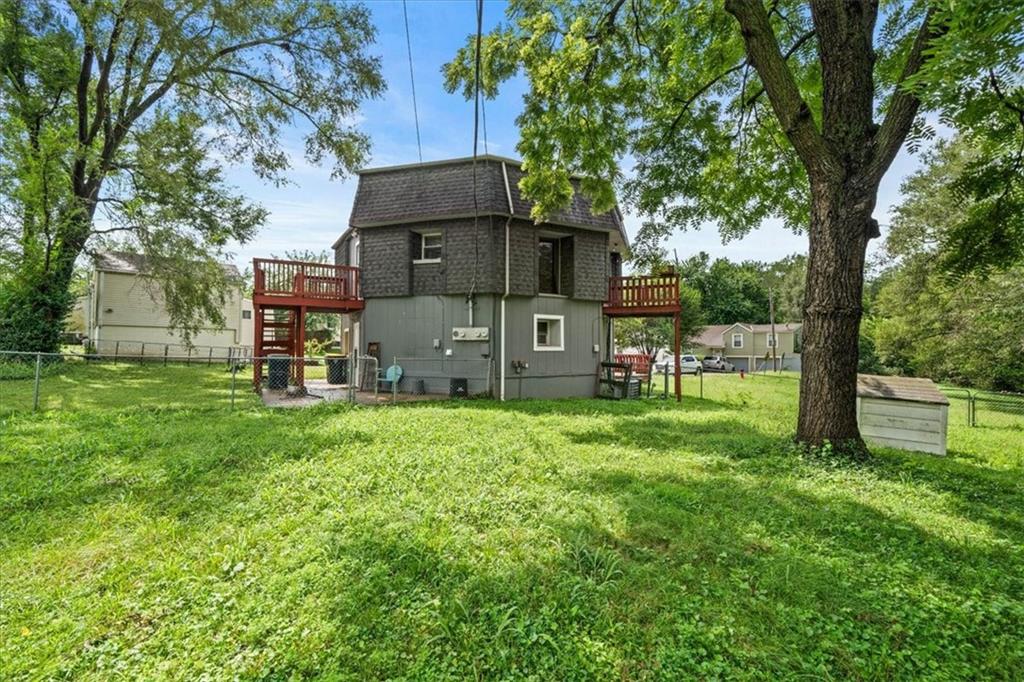 4011 - 4013 N Jackson Ave, Kansas City, MO 64117