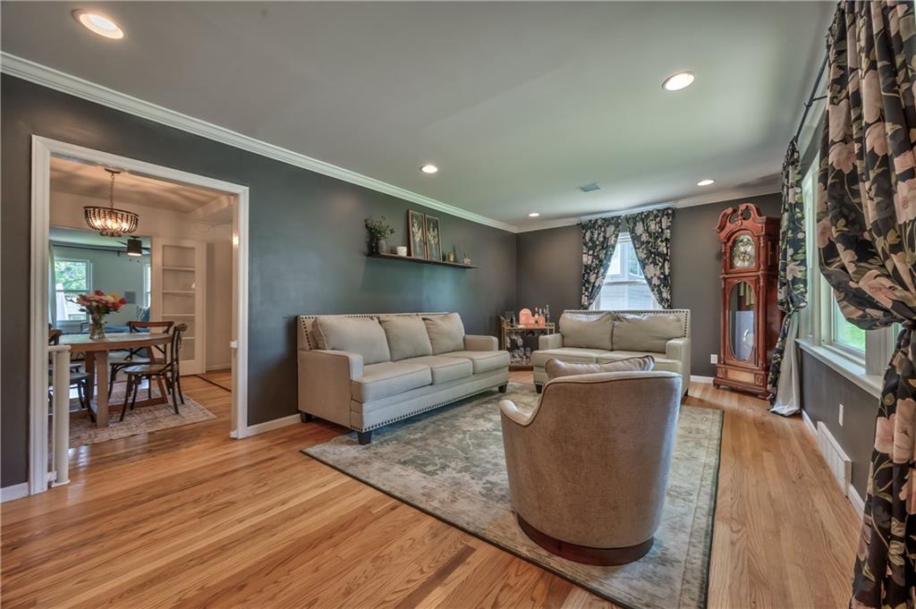5531 Reeds Rd, Mission, KS 66202