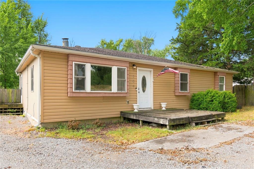 209 Main St, Bucyrus, KS 66013