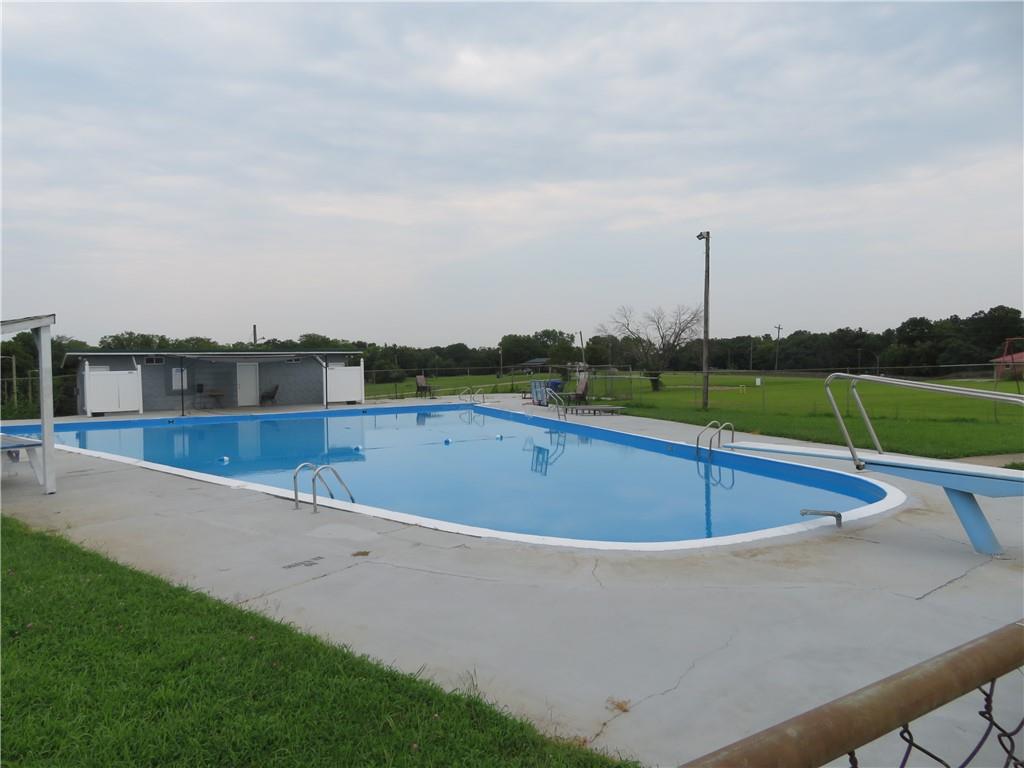 8867 Hilltop Rd, Ozawkie, KS 66070