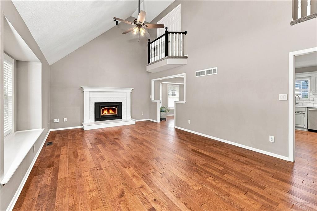 820 SE 11th Ter N, Lee's Summit, MO 64081