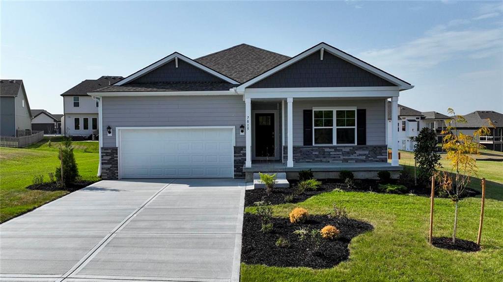 621 Solstice Cir, Belton, MO 64012