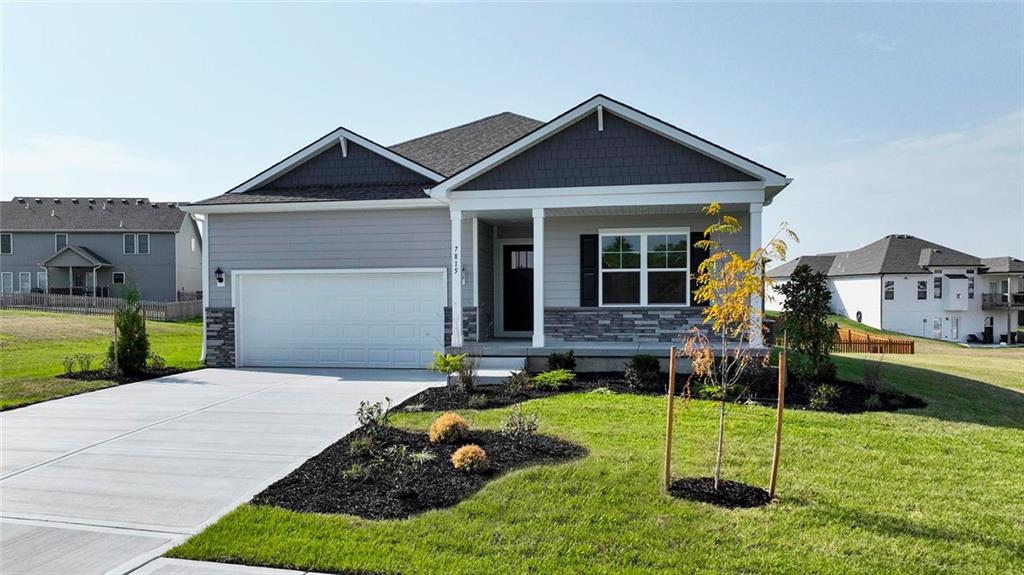 621 Solstice Cir, Belton, MO 64012