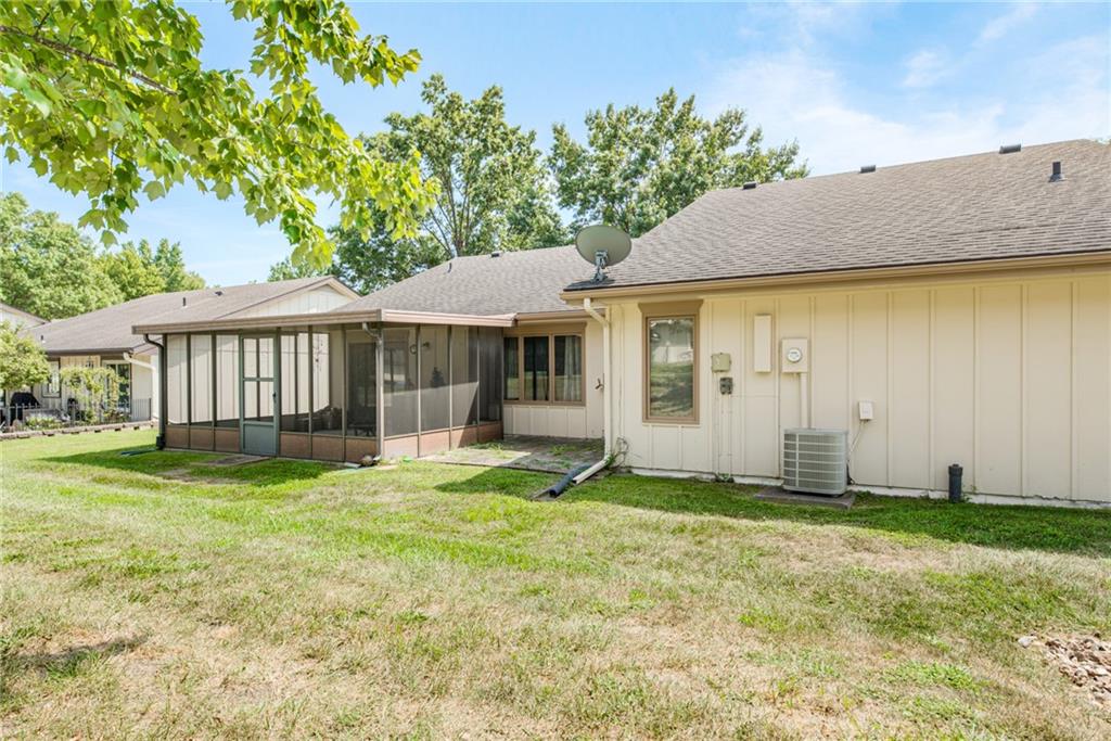 8310 E 190th St, Belton, MO 64012