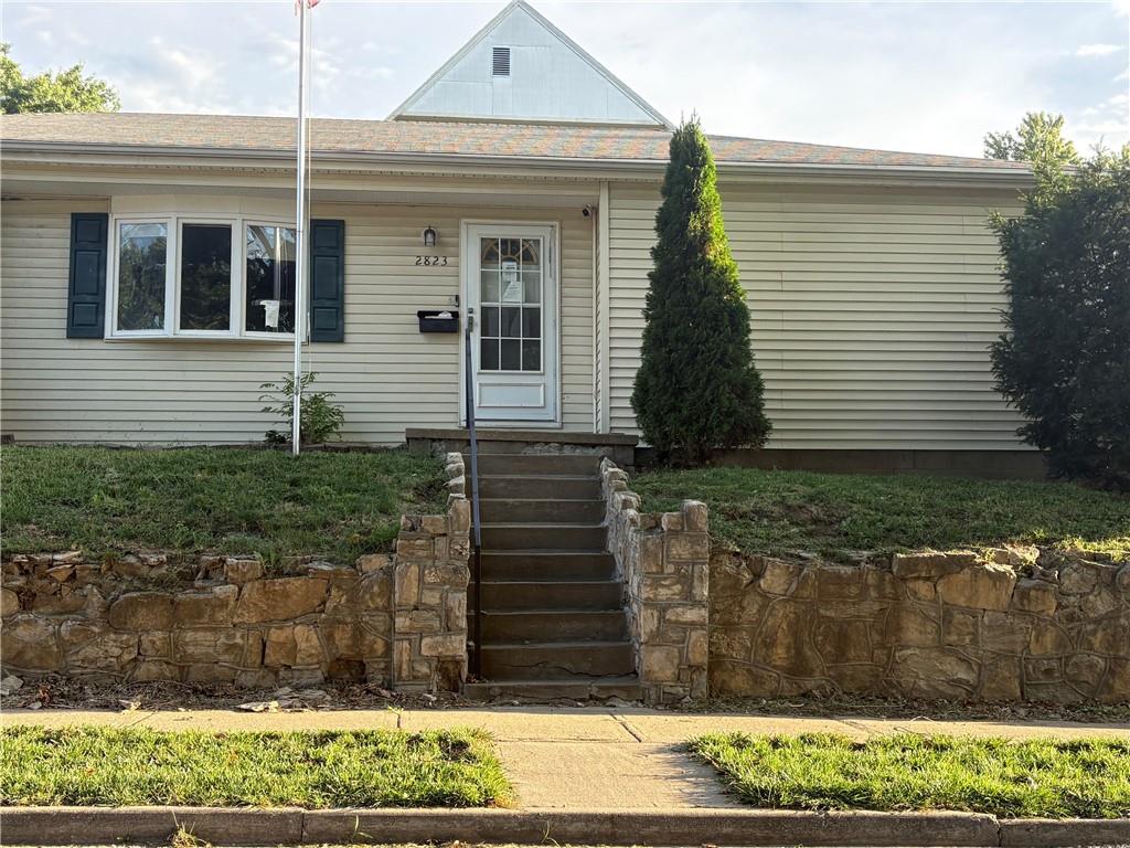 2823 Mulberry St, St Joseph, MO 64501