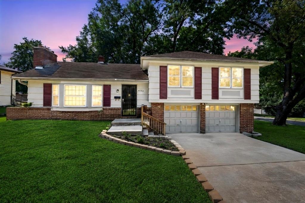 9503 E 80th Ter, Raytown, MO 64138