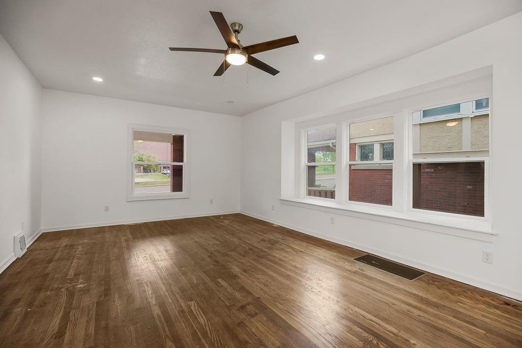 3128 Sw Summit Trafficway, Kansas City, MO 64111