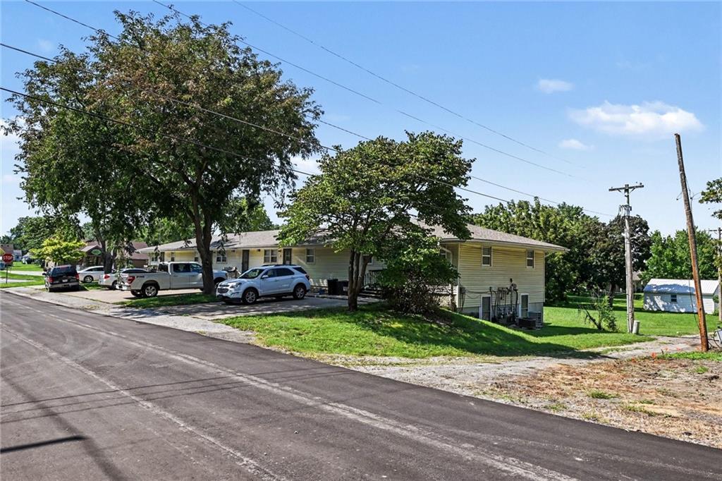 115 W Orchard St, Odessa, MO 64076