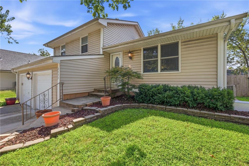 2033 E Wyandotte St, Olathe, KS 66062