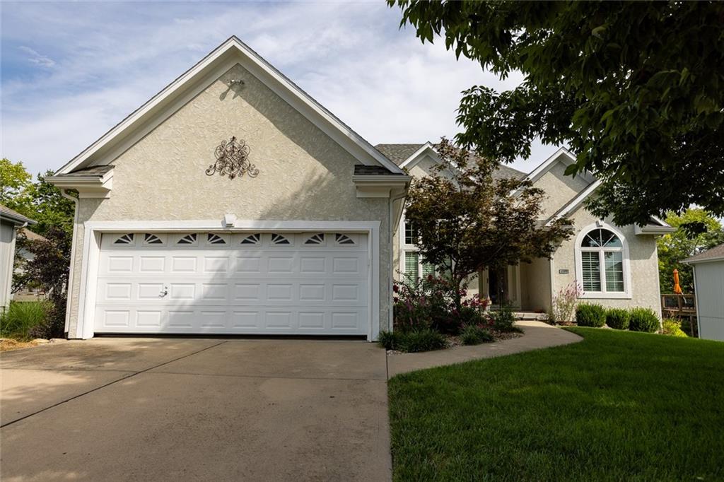 4304 NE 73rd St, Kansas City, MO 64158