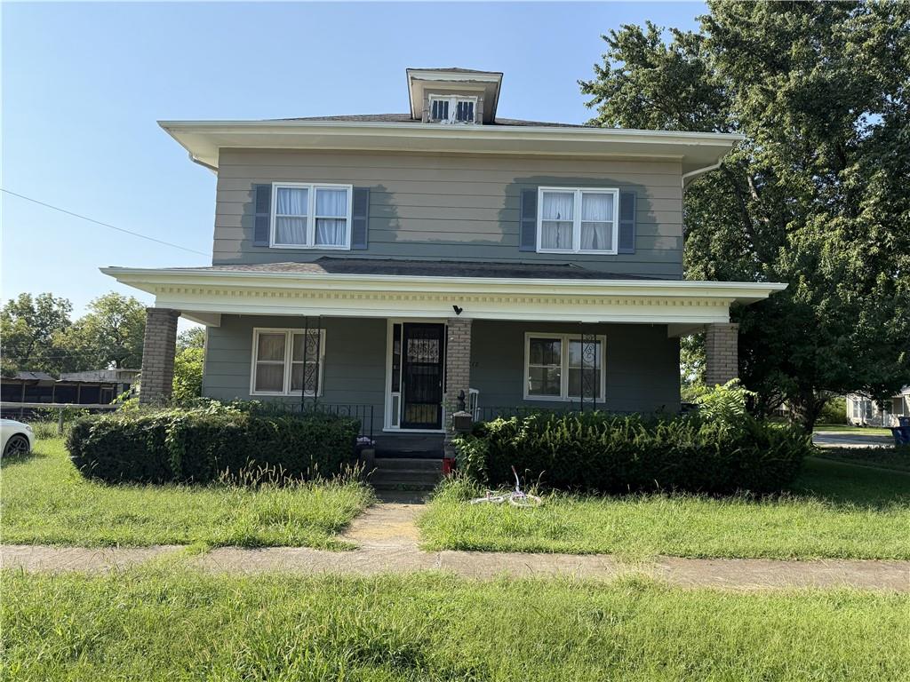 212 W Johnson St, Gallatin, MO 64640