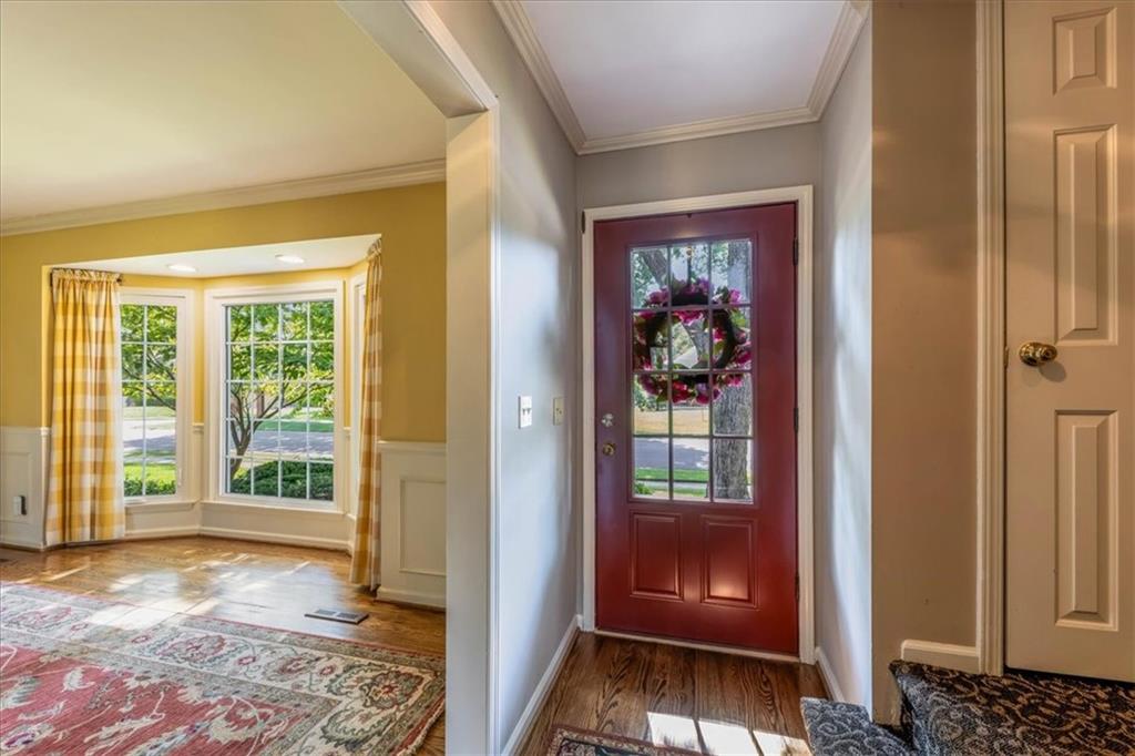 9909 Knox Dr, Overland Park, KS 66212