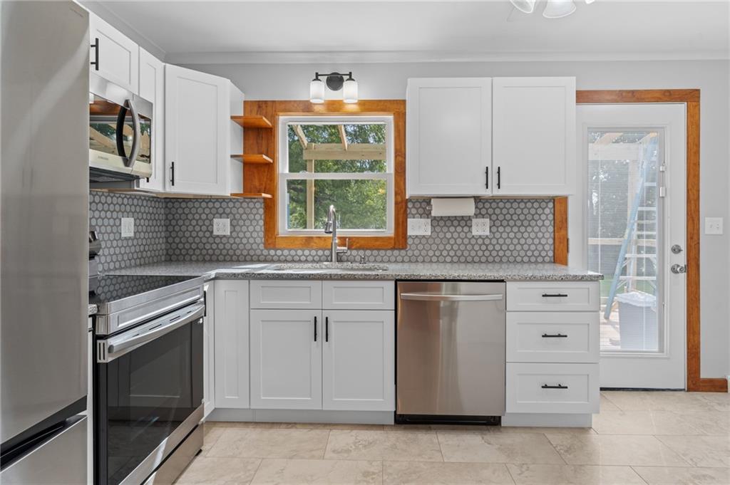 214 N Center St, Cameron, MO 64429