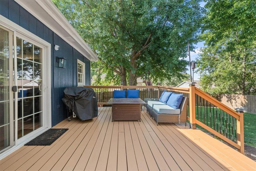6020 Parkhill St, Shawnee, KS 66216