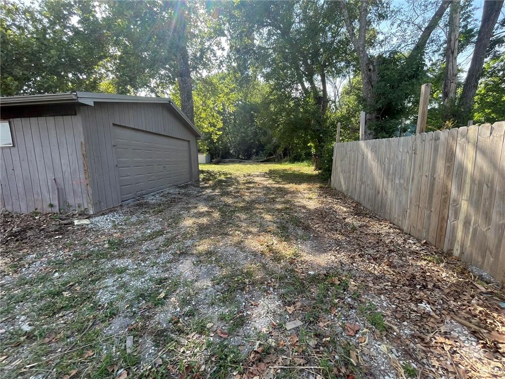 307 S Water St, Clinton, MO 64735