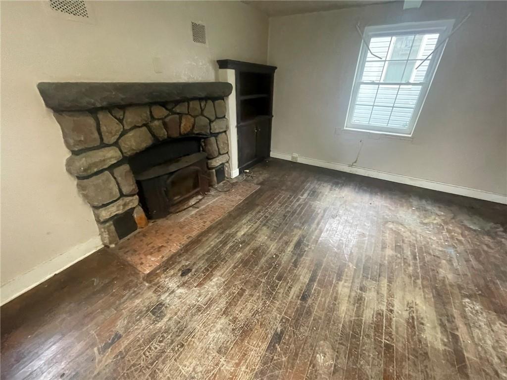 307 S Water St, Clinton, MO 64735