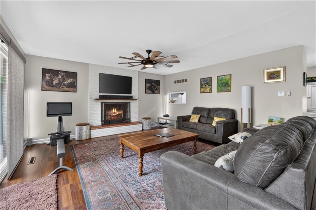 2800 W 91st St, Leawood, KS 66206