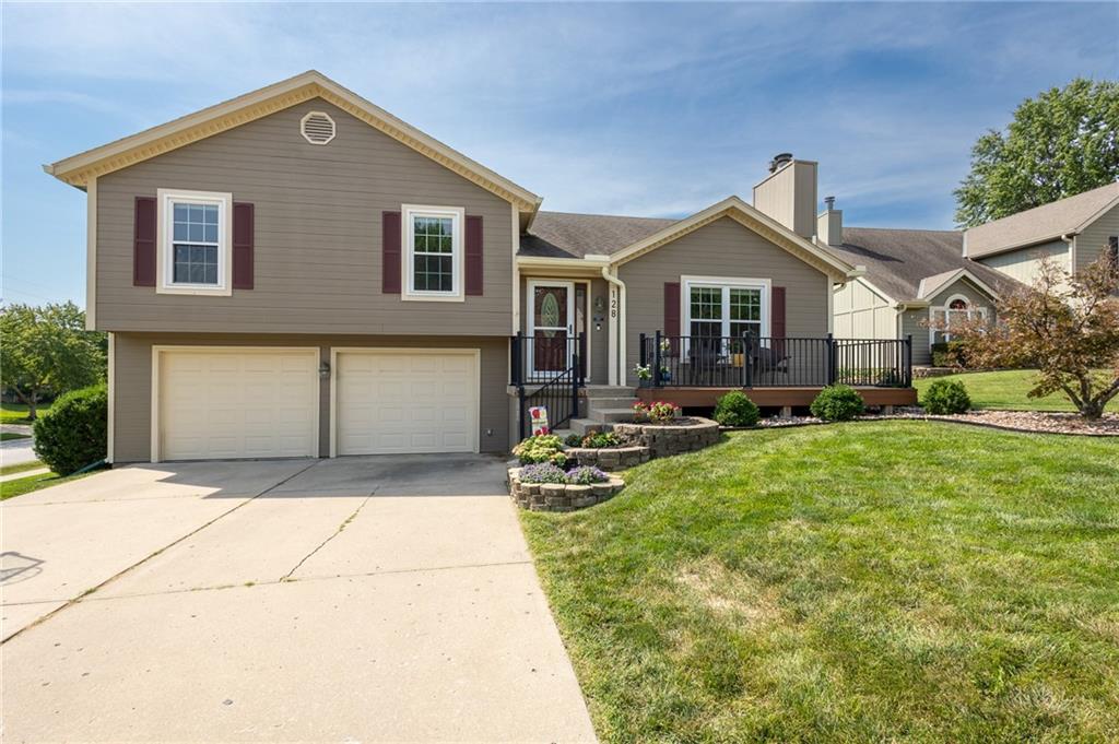 128 SW Tess Ct, Lee's Summit, MO 64081