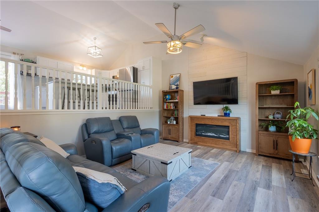 128 SW Tess Ct, Lee's Summit, MO 64081