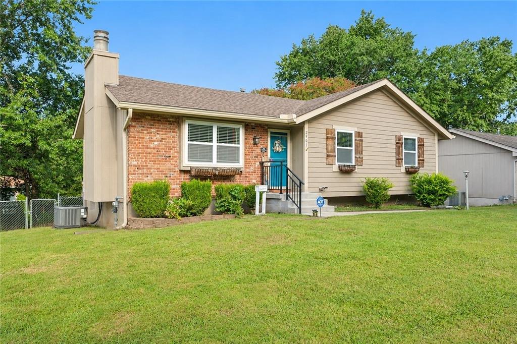 2901 SE 3rd St, Blue Springs, MO 64014
