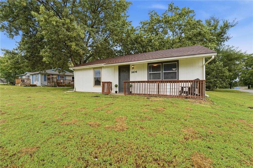 1404 Shawnee St, Leavenworth, KS 66048