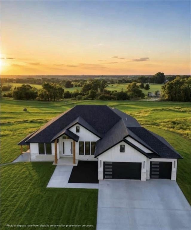 22663 Cherry Tree Ln, Sedalia, MO 65301