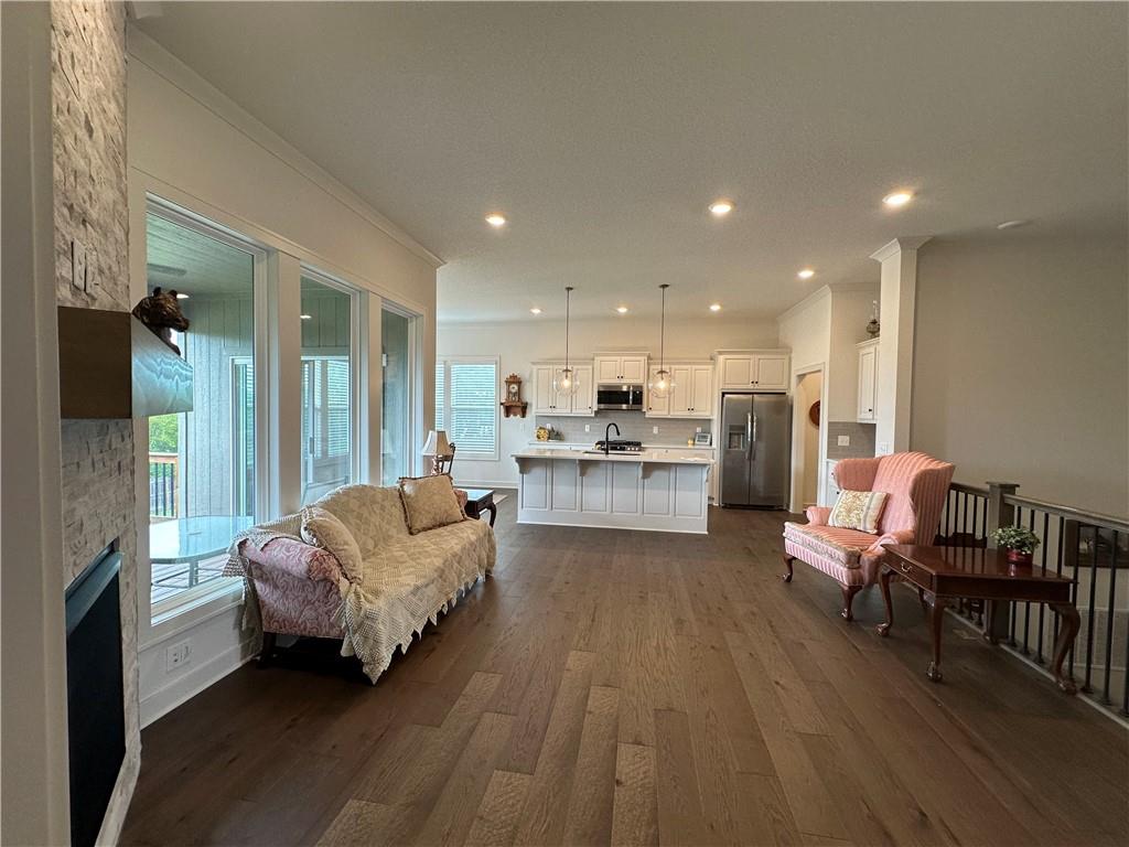 2938 SW Arboridge Dr, Lee's Summit, MO 64082