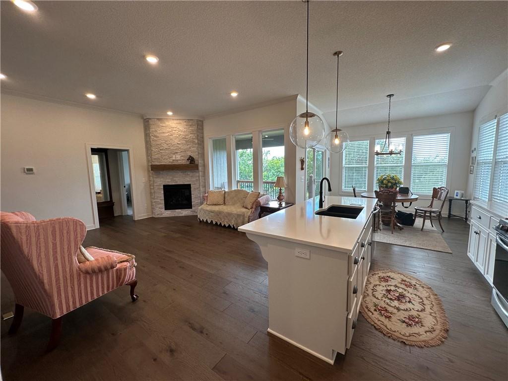 2938 SW Arboridge Dr, Lee's Summit, MO 64082