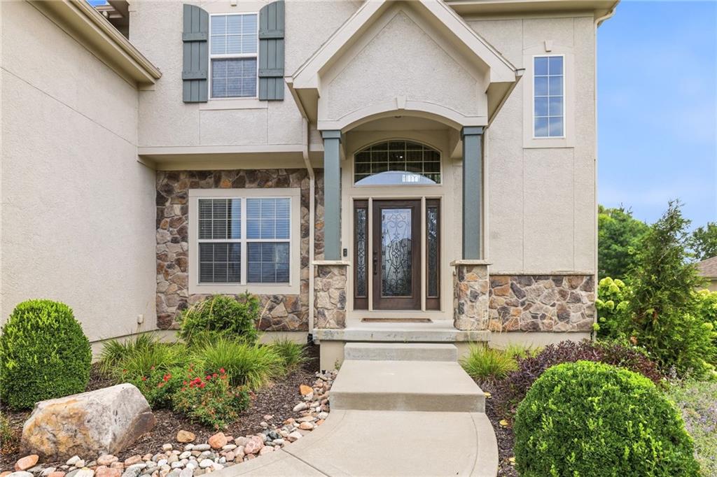10030 Warwick St, Lenexa, KS 66220