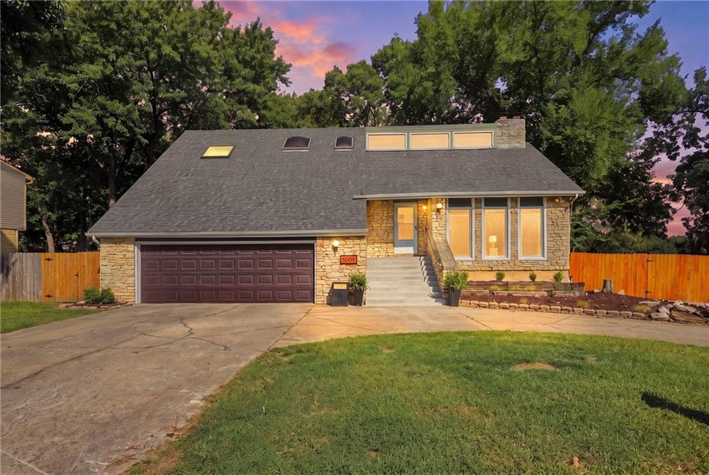 5304 Queal Dr, Shawnee, KS 66203