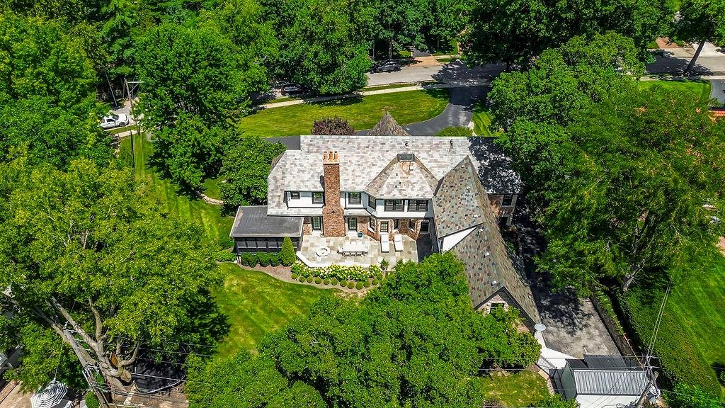 1235 W 57 Ter, Kansas City, MO 64113