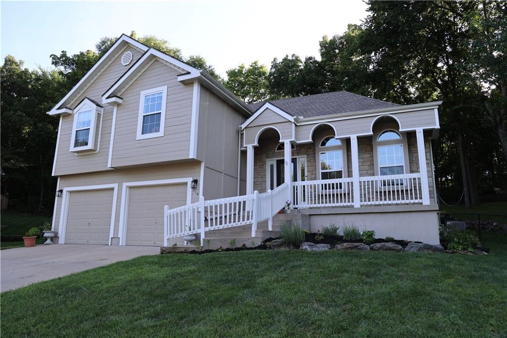 510 SW Foot Hill Dr, Grain Valley, MO 64029