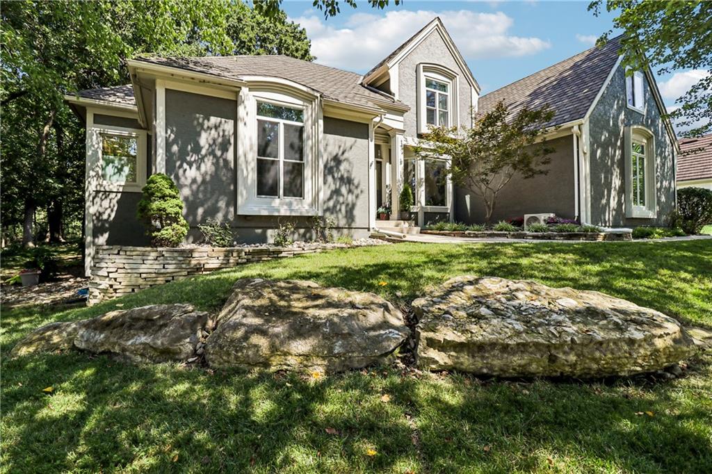 504 NE Rushbrook Dr, Lee's Summit, MO 64064
