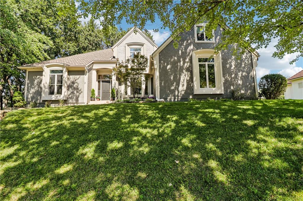 504 NE Rushbrook Dr, Lee's Summit, MO 64064