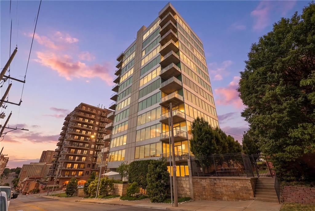 4646 Broadway St #1S, Kansas City, MO 64112