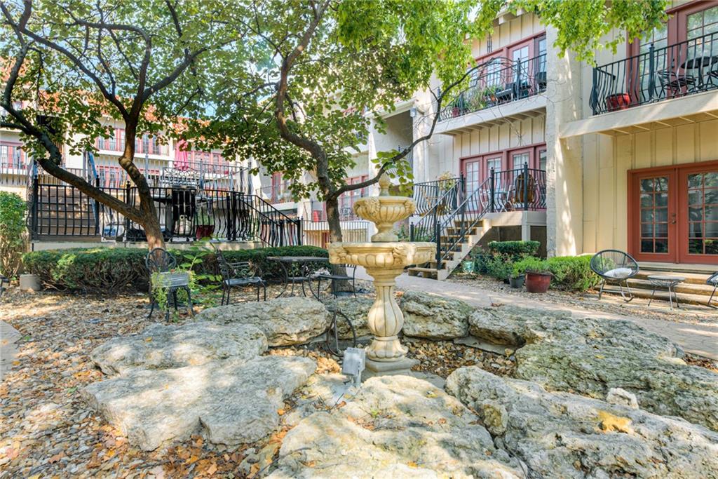 1111 W 46th St #53, Kansas City, MO 64112