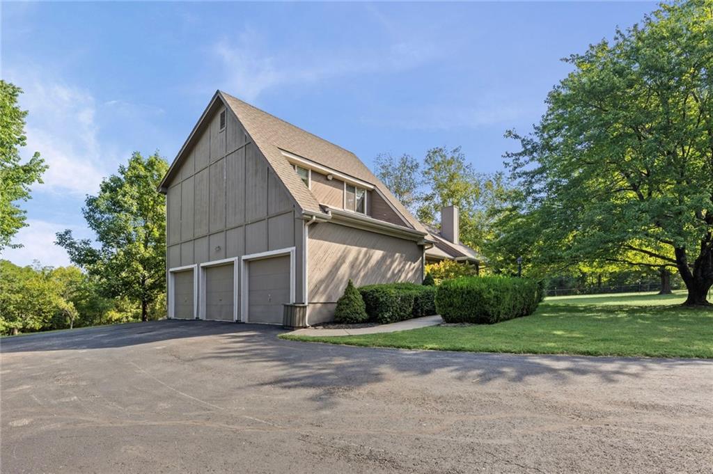 25050 W 129th Ter, Olathe, KS 66061