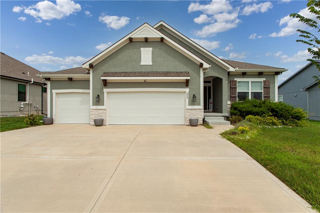 520 SE David Rd, Lee's Summit, MO 64082