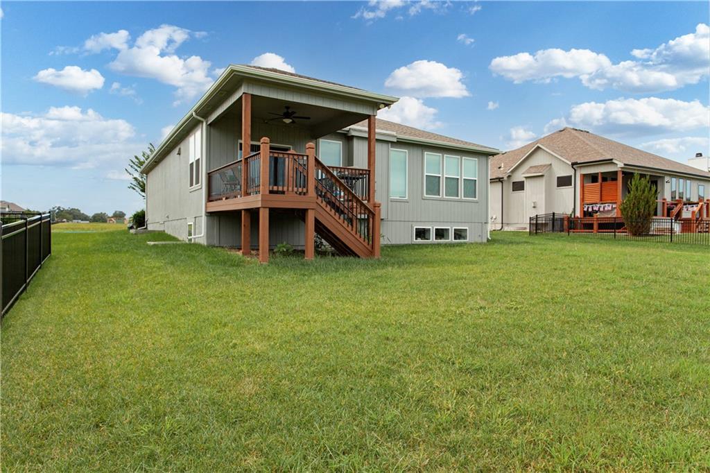520 SE David Rd, Lee's Summit, MO 64082