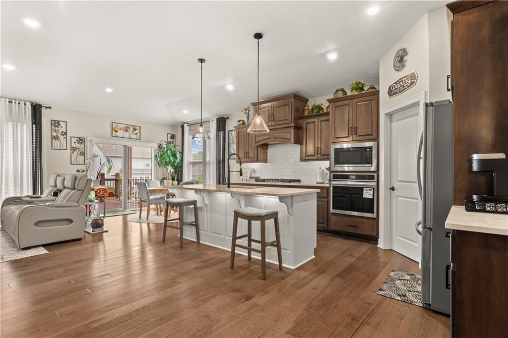 520 SE David Rd, Lee's Summit, MO 64082
