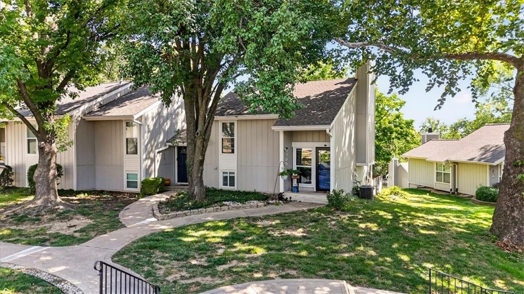 5725 N Oregon Ave, Kansas City, MO 64151