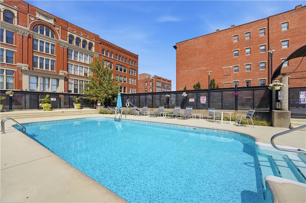 609 Central St #1306, Kansas City, MO 64105