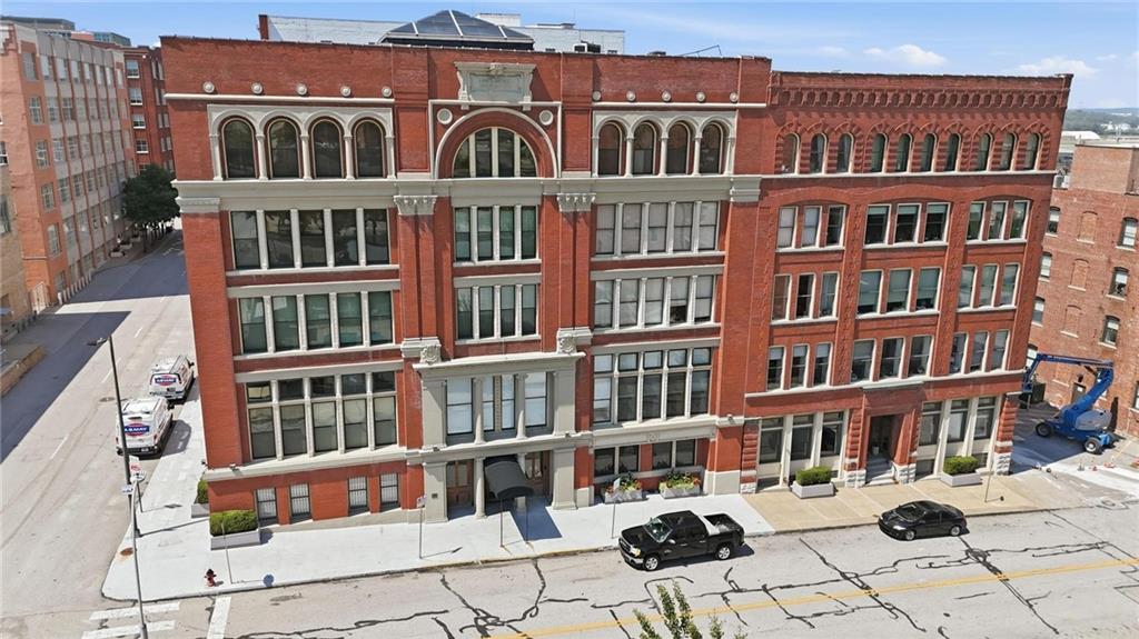 609 Central St #1306, Kansas City, MO 64105
