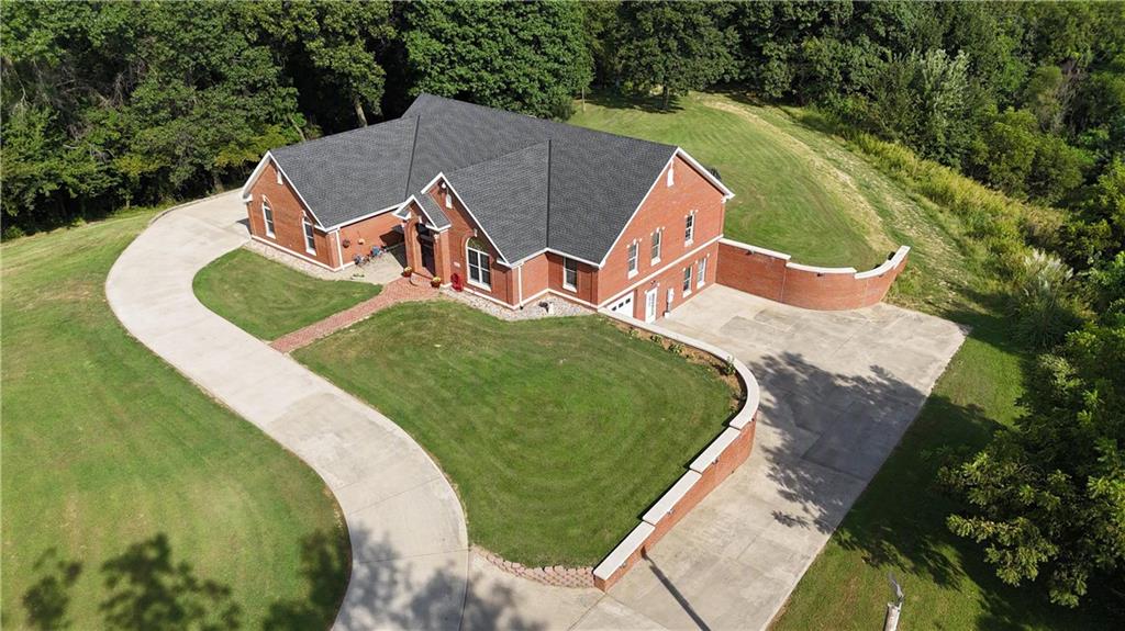 1313 SE Moore Rd, St Joseph, MO 64504