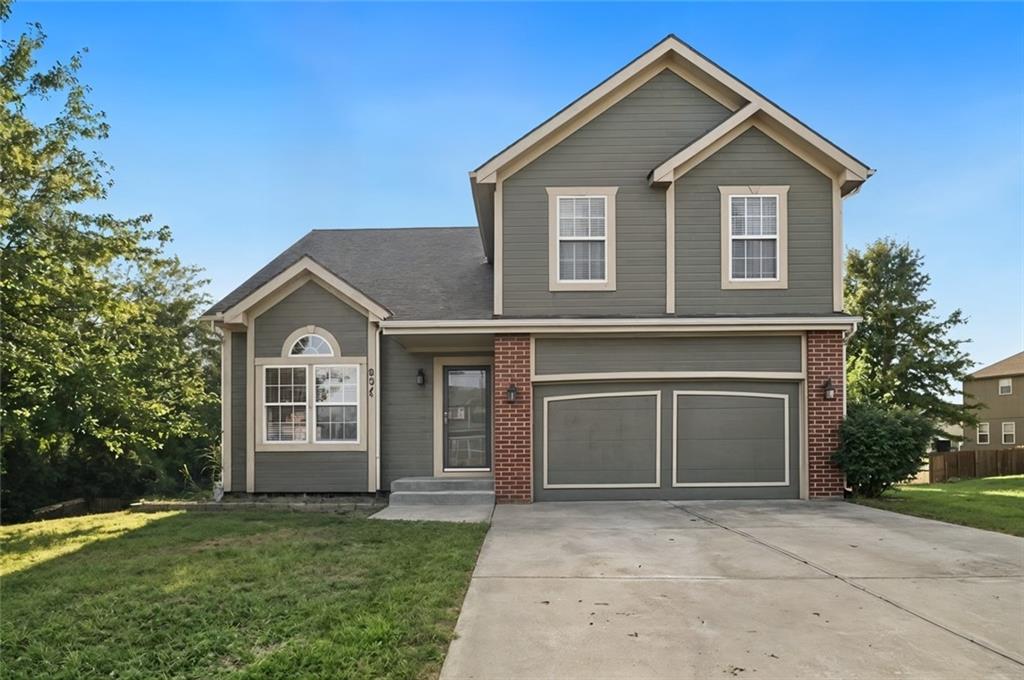 802 N Cypress Cir, Kearney, MO 64060
