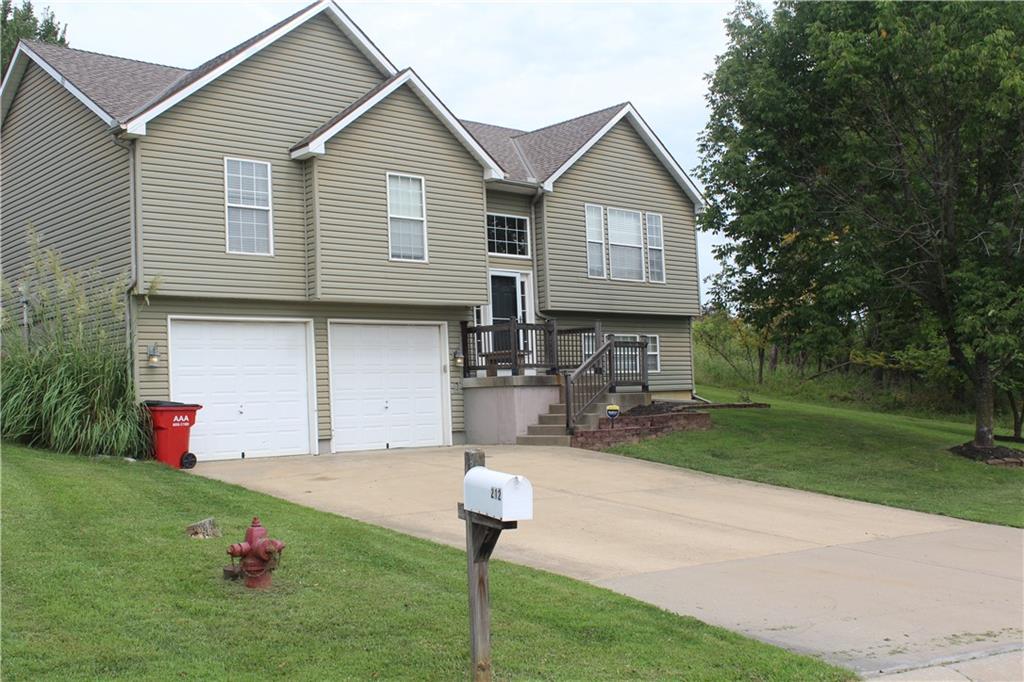 212 Whispering Hills Blvd, Lone Jack, MO 64070