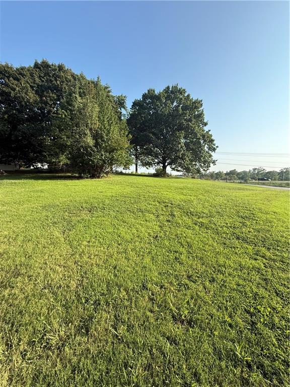 5415 NW Roanridge Rd, Kansas City, MO 64151